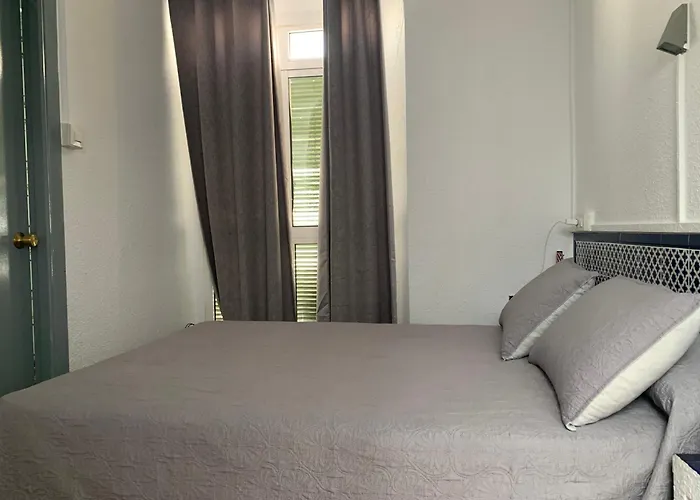 Hostal Alcobia Seville